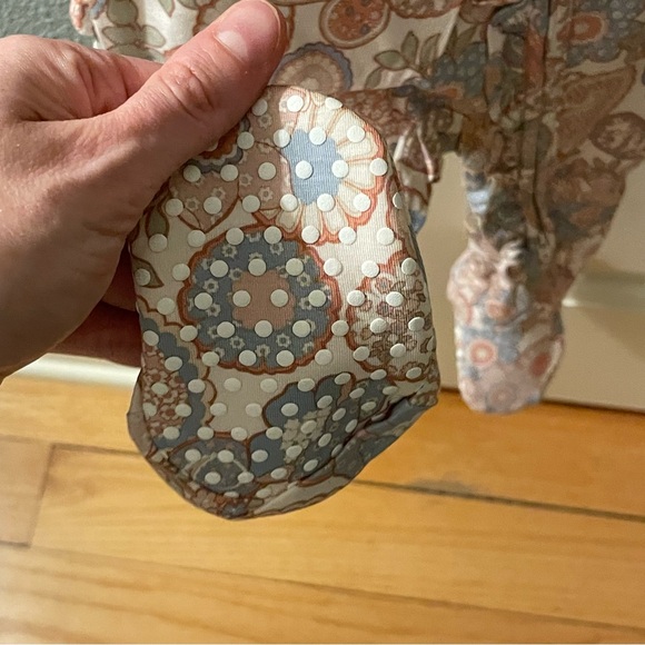 NWT Angel Dear Bamboo Paisley Print Ruffle Footie Pajama Size 6-9M - Picture 4 of 5